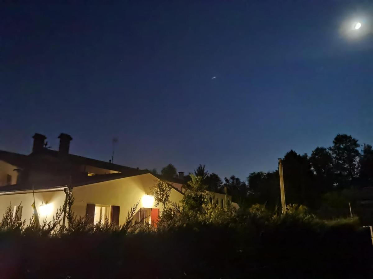 Agriturismo Honey Farm Пьяццола-суль-Брента Экстерьер фото