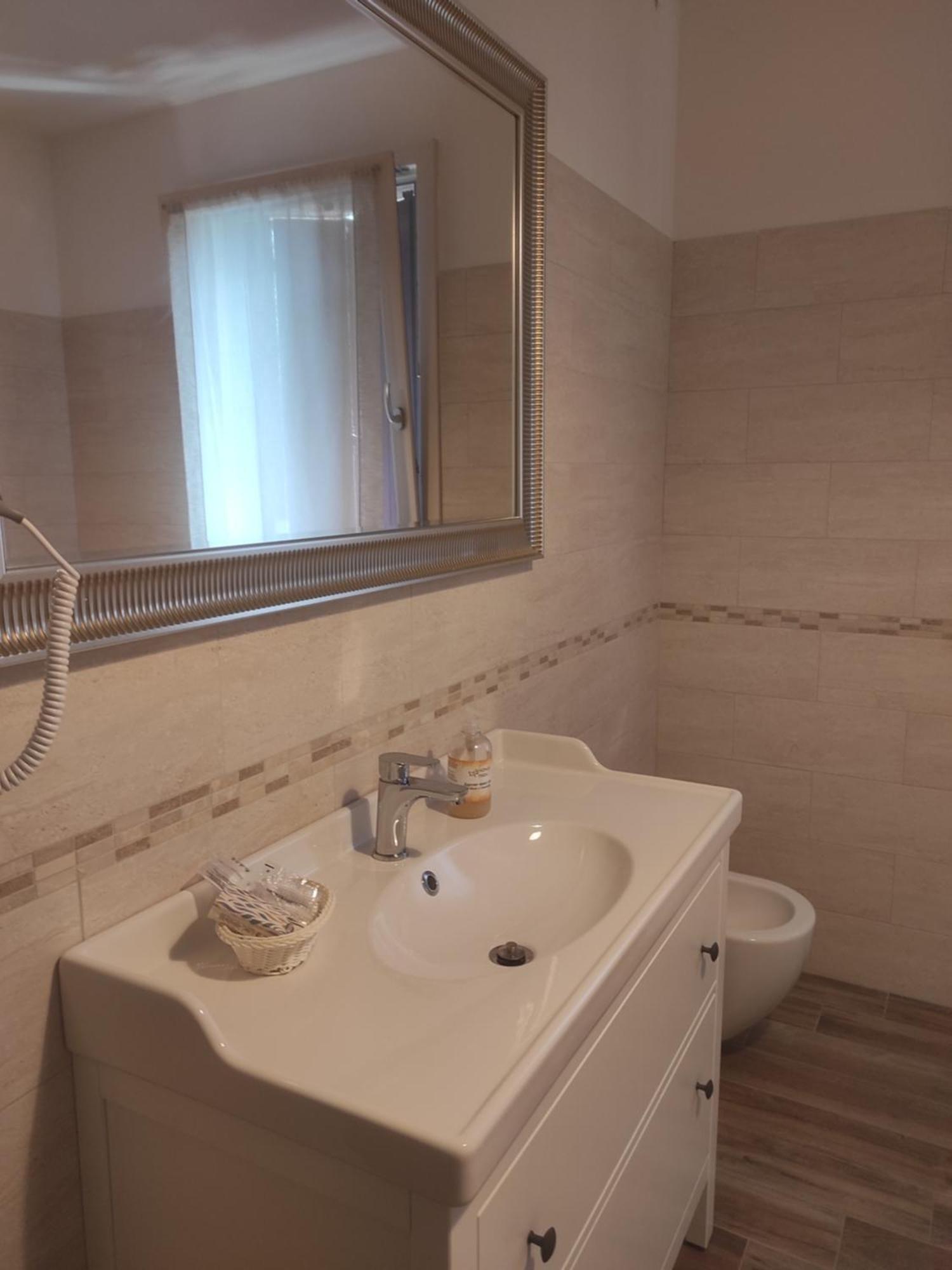Agriturismo Honey Farm Пьяццола-суль-Брента Экстерьер фото