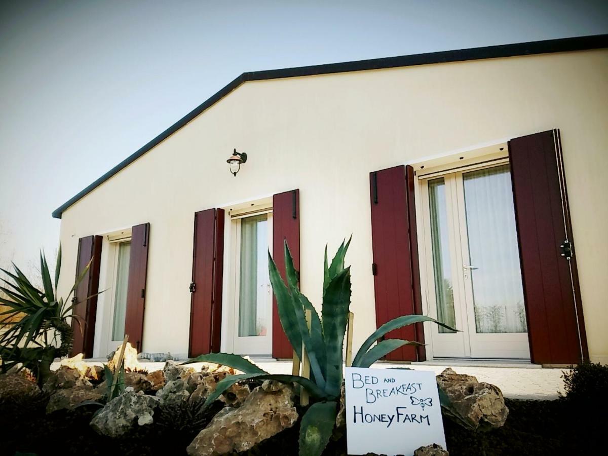 Agriturismo Honey Farm Пьяццола-суль-Брента Экстерьер фото